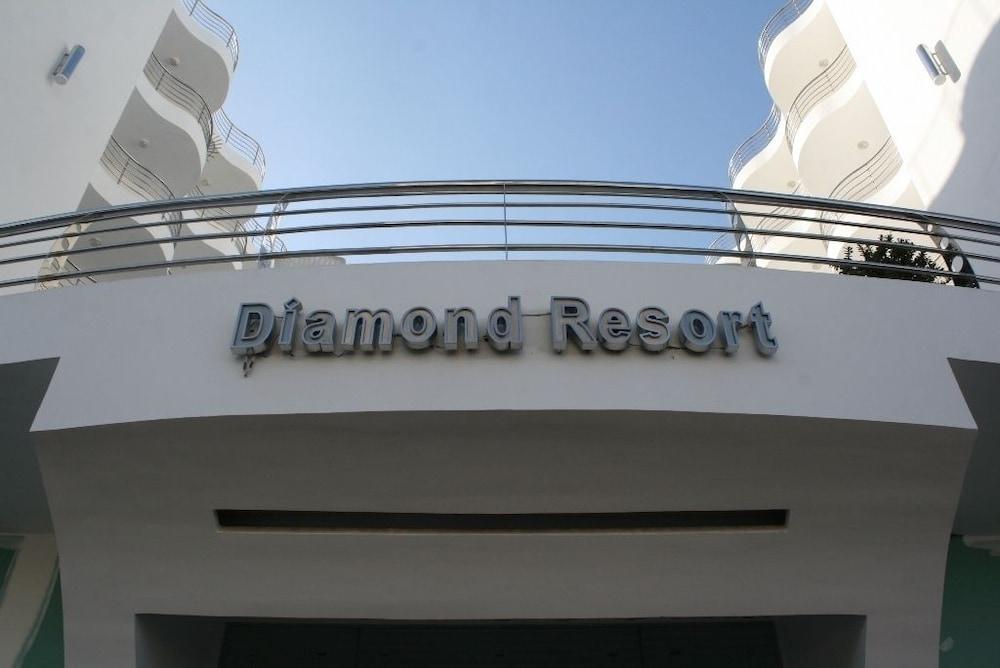 Diamond Resort - Exterior detail