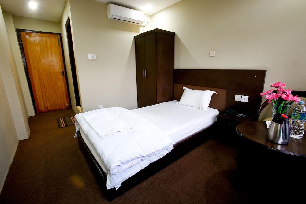 Hotel Nandini - Room