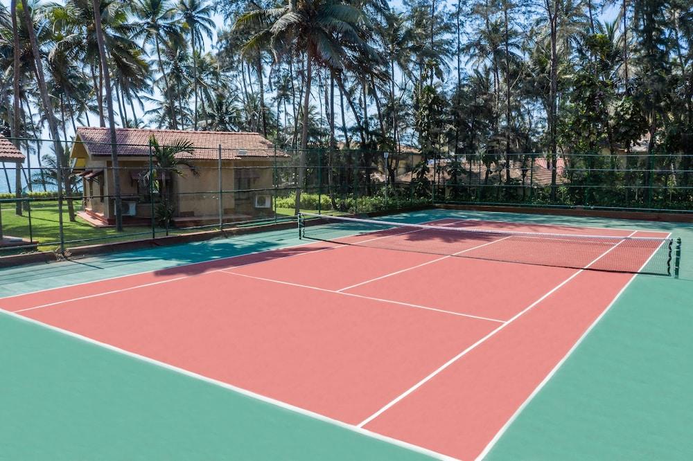 Taj Holiday Village Resort & Spa - Tennis Court
