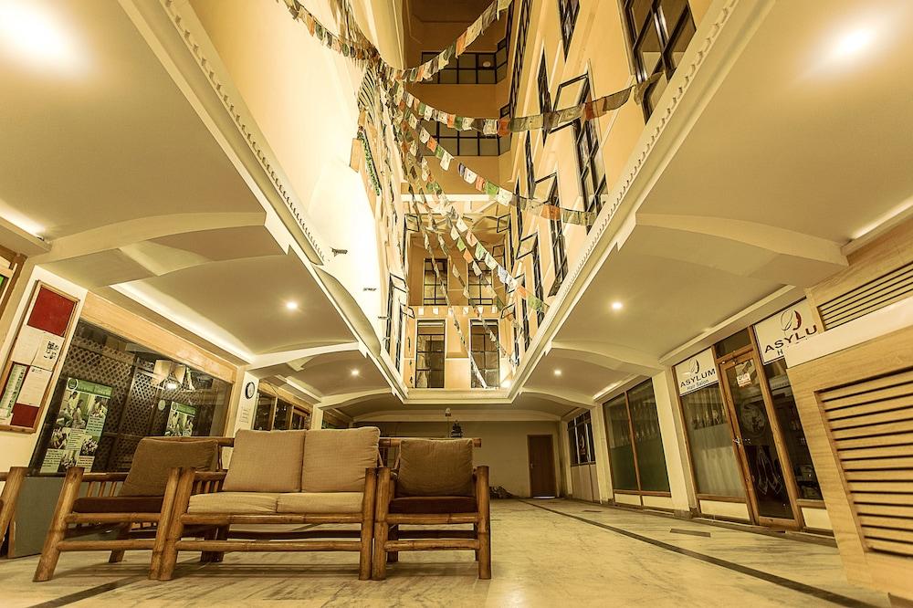 Gaju Suite Hotel - Lobby