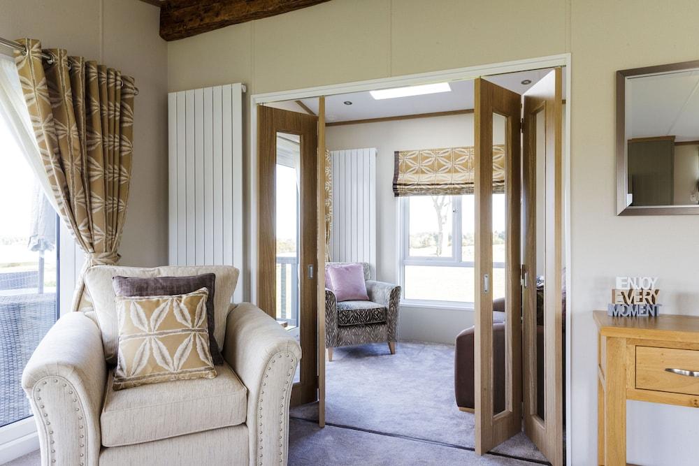 Rivendale Lodge 16. Stewart's Resort - St Andrews - Living Room