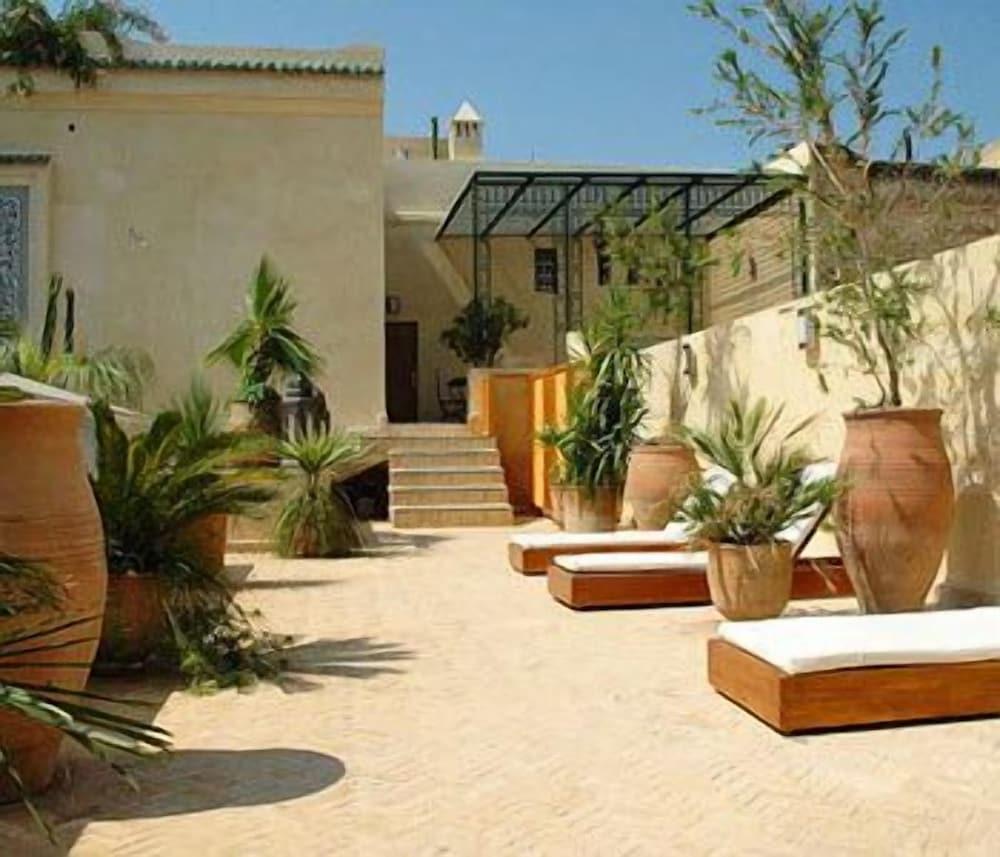 Riad Souafine - Property Grounds