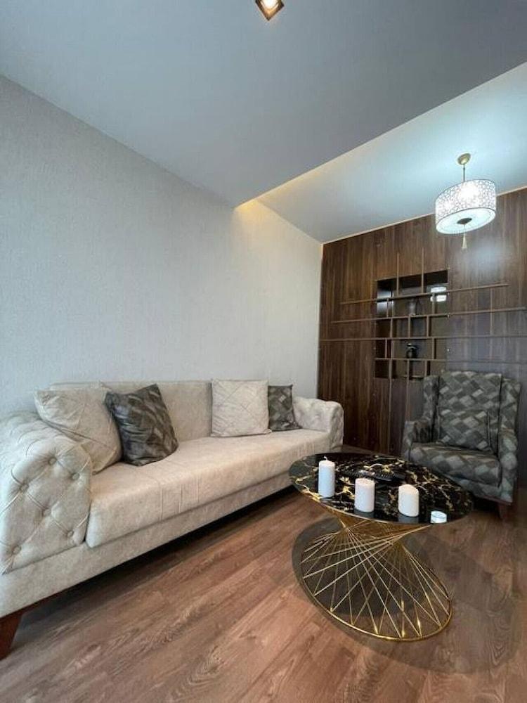 Modern Suite Apartment - Near Mall of Istanbul - Room