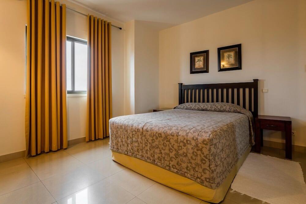VIP Executive Suites Maputo Hotel - Room
