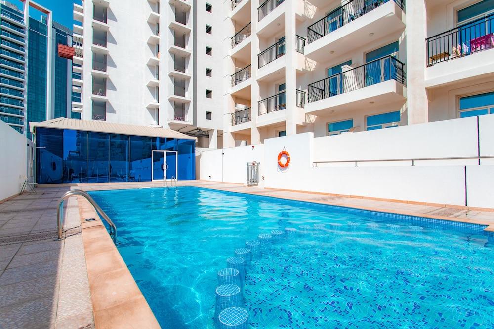 Casual apt steps city stadium with gym - Outdoor Pool