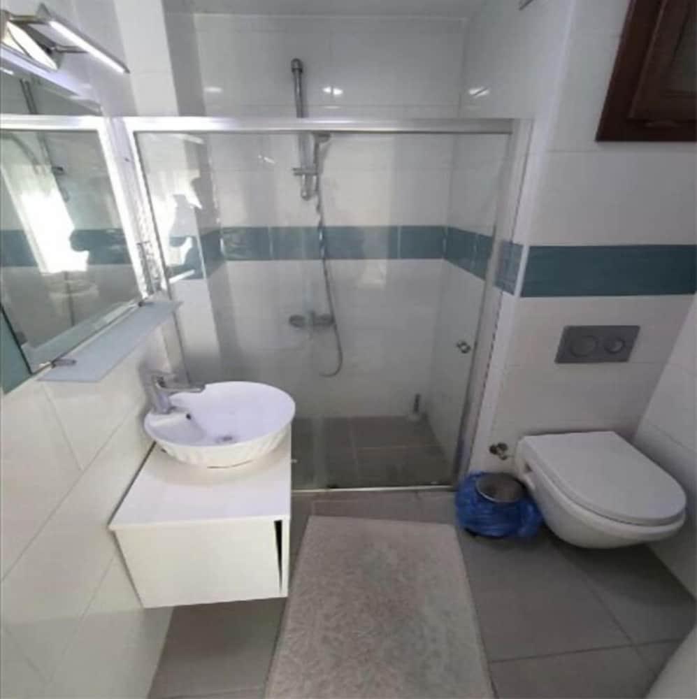 AZAD HOMES SIPER - Bathroom