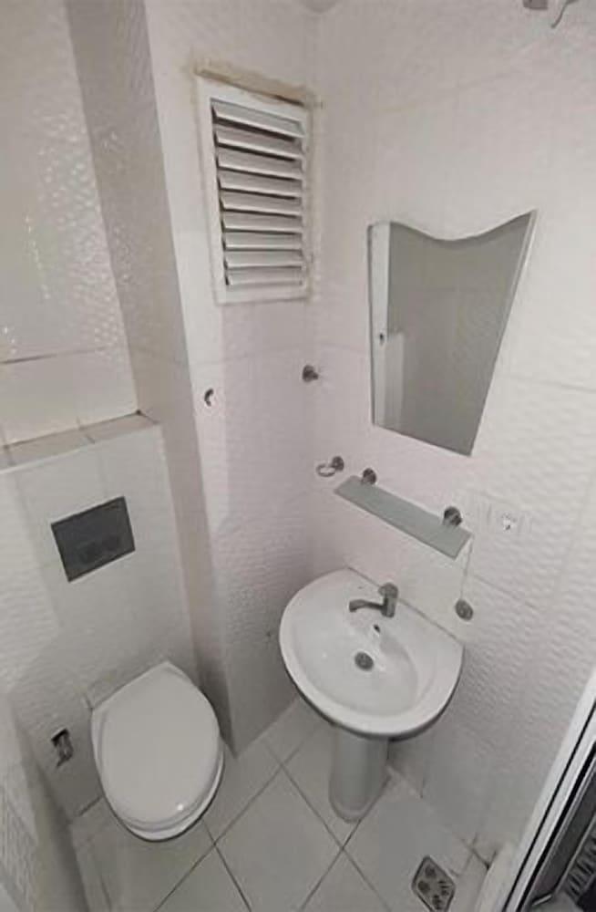 Azad Homes Cimen 103 - Bathroom