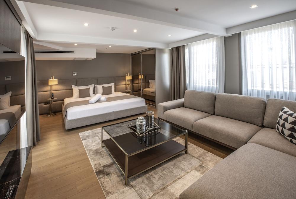 Valente Suites & Hotel - Room