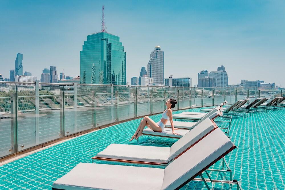 Millennium Hilton Bangkok - Infinity Pool