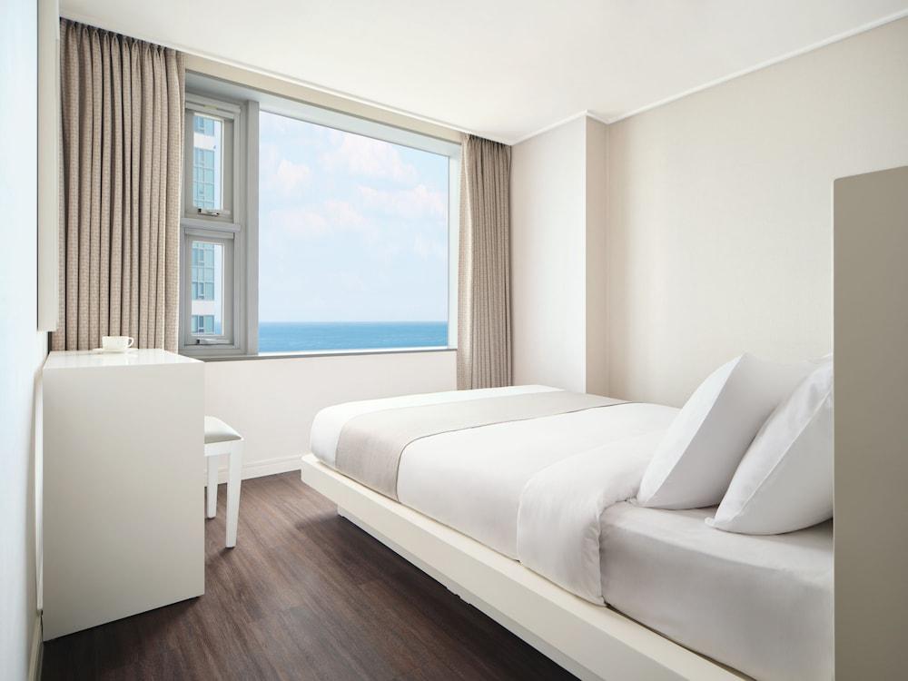 Hanwha Resort Haeundae - View from room