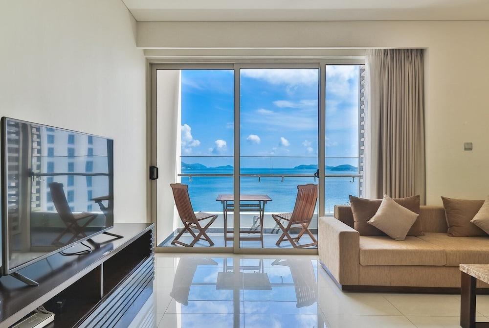 iBeach Oceanview Luxury Apartment - Room