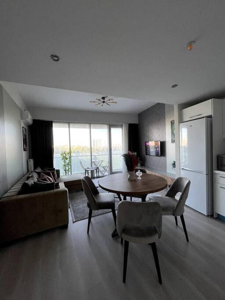1bedroom Apartment With Terrace Near Mail of Istanbul - Room