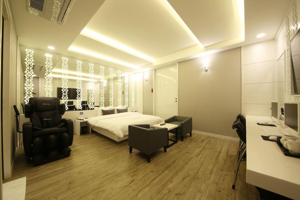 Premium AVA Hotel Sasang - Room