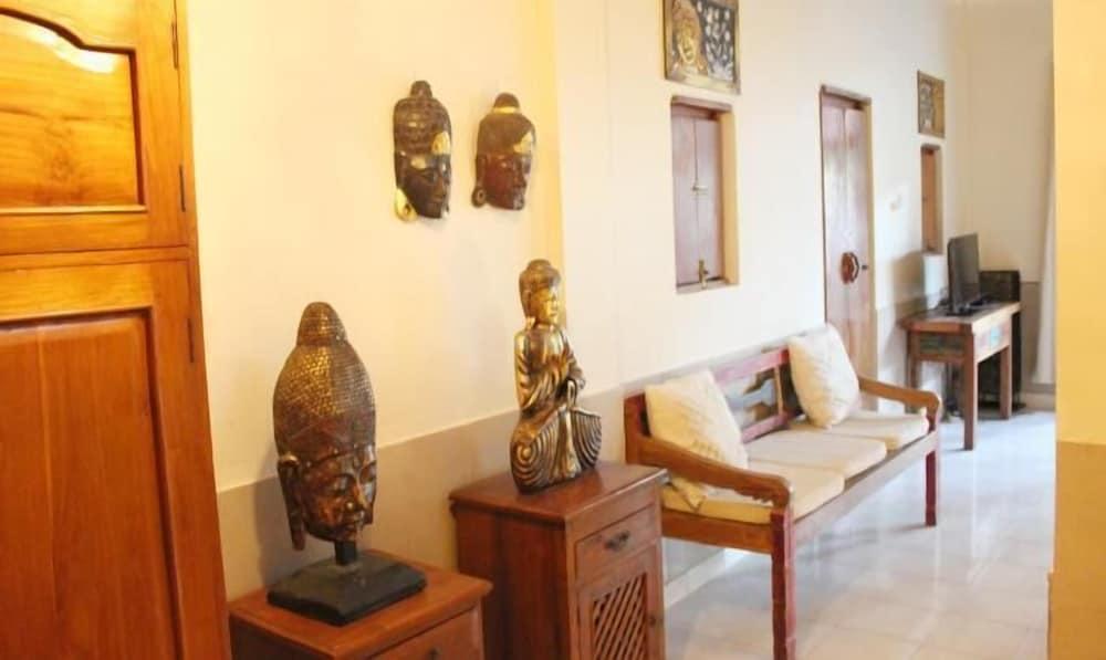 Bali Guest Villas - Lobby Sitting Area