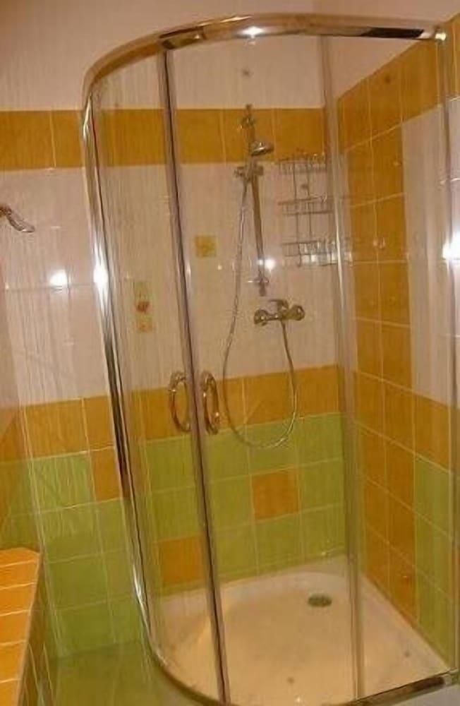 فيينا جاردن - Bathroom Shower