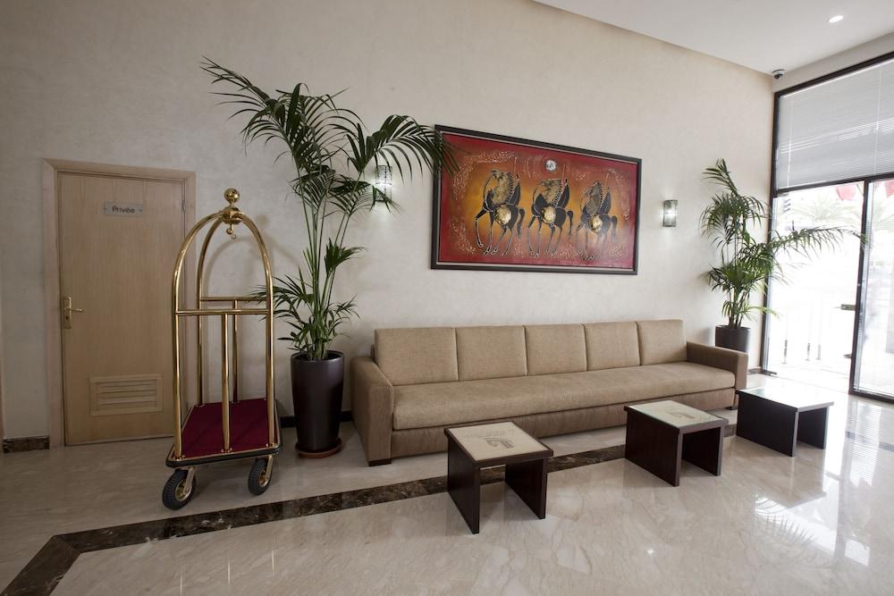 Alwalid Hotel - Lobby Sitting Area
