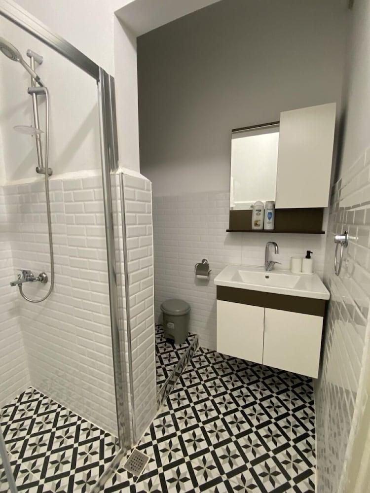 Segatur Apartments - Bathroom