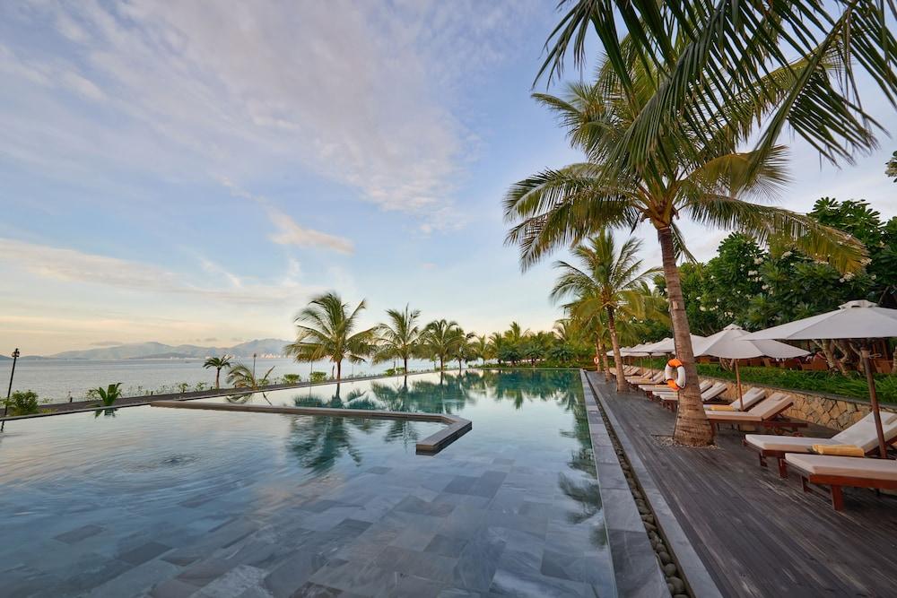 Amiana Resort Nha Trang - Infinity Pool