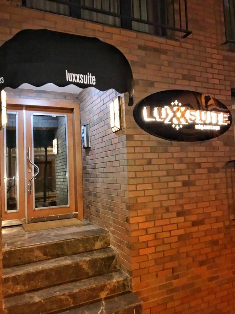 Luxx Suite - Exterior
