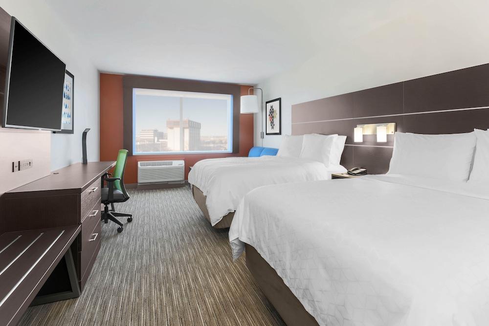Holiday Inn Express & Suites Chicago O'Hare Airport, an IHG Hotel - Room