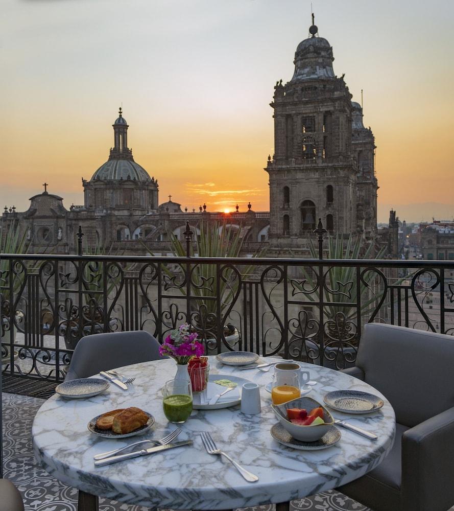 Zocalo Central & Rooftop Mexico City - Featured Image