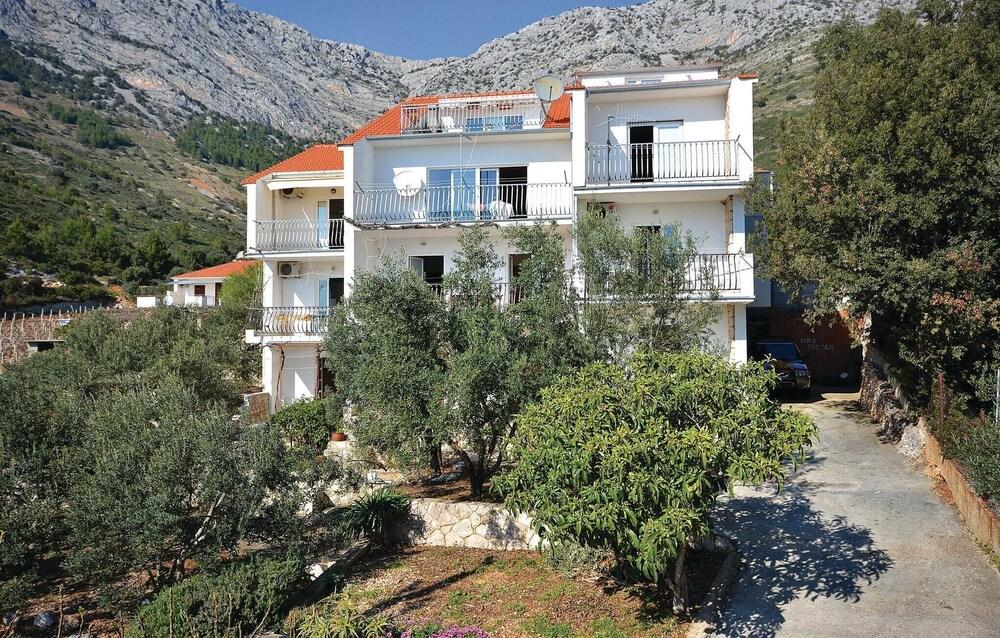 Amazing Home in Ivan Dolac With Wifi and 1 Bedrooms - Exterior