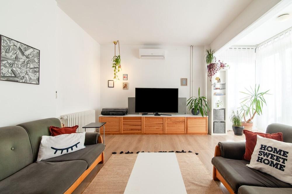 Modern Flat With Central Location in Kadikoy - Room