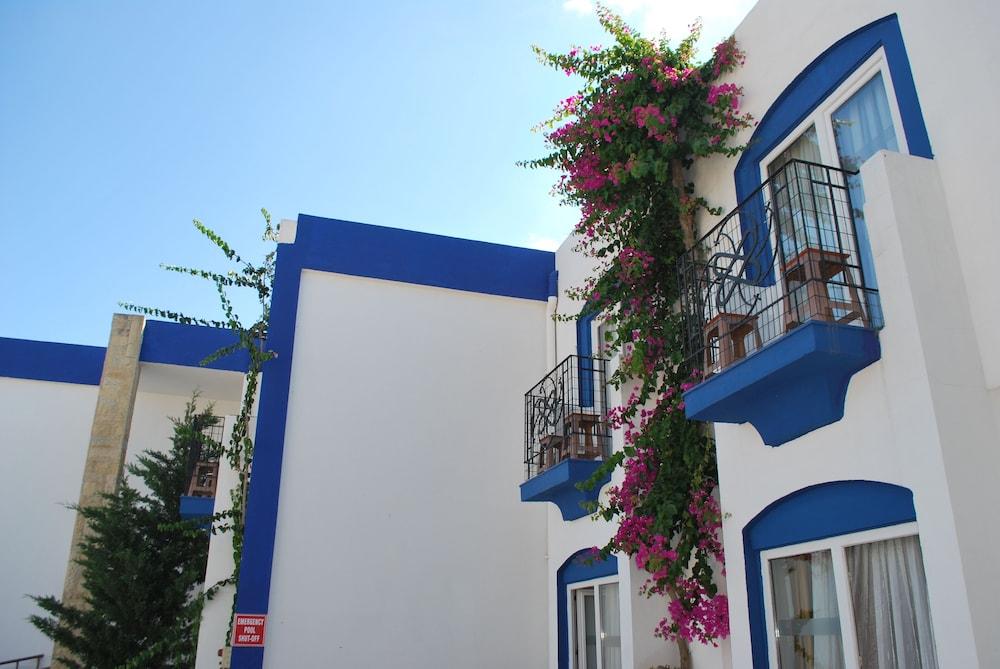 Serpina Hotel - Adults Only - Exterior