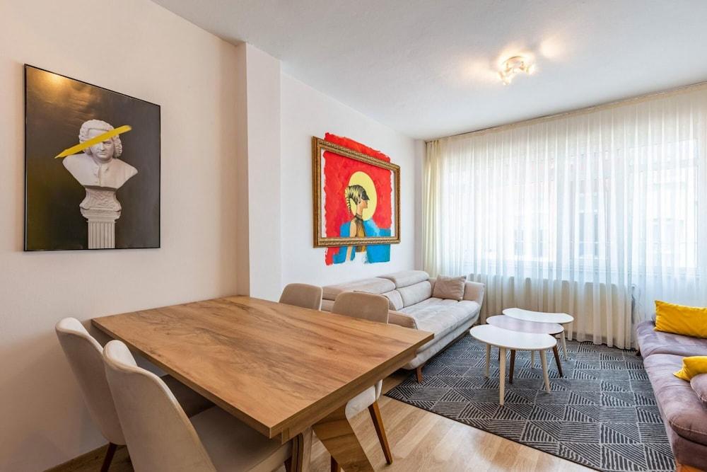 Central and Vibrant Flat in Besiktas - Room