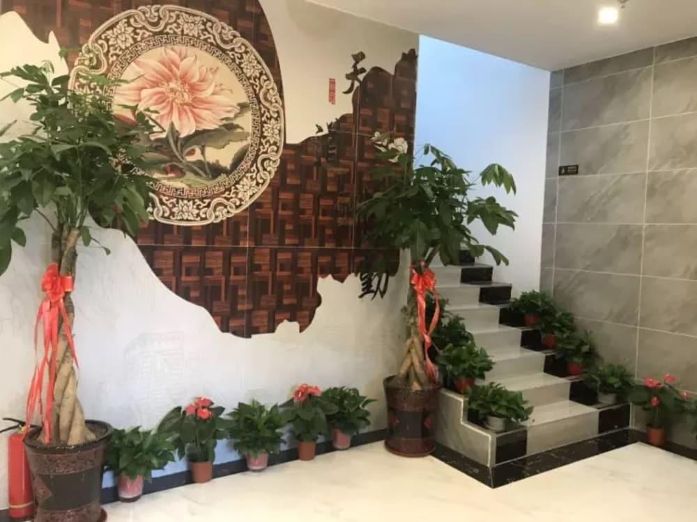 Yangshuo Qingyunge Hotel - Interior