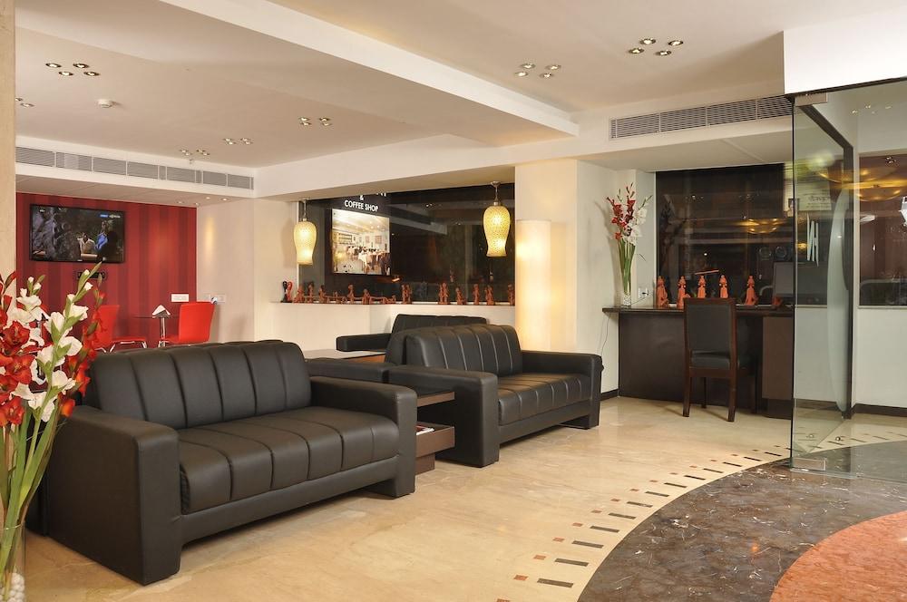 Hotel Niharika - Lobby Sitting Area