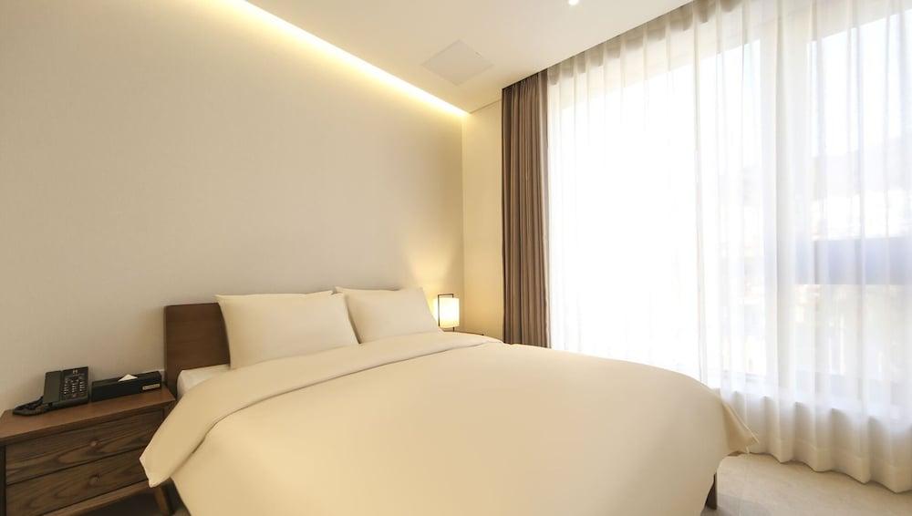 Hermon Hotel Gangseo - Room