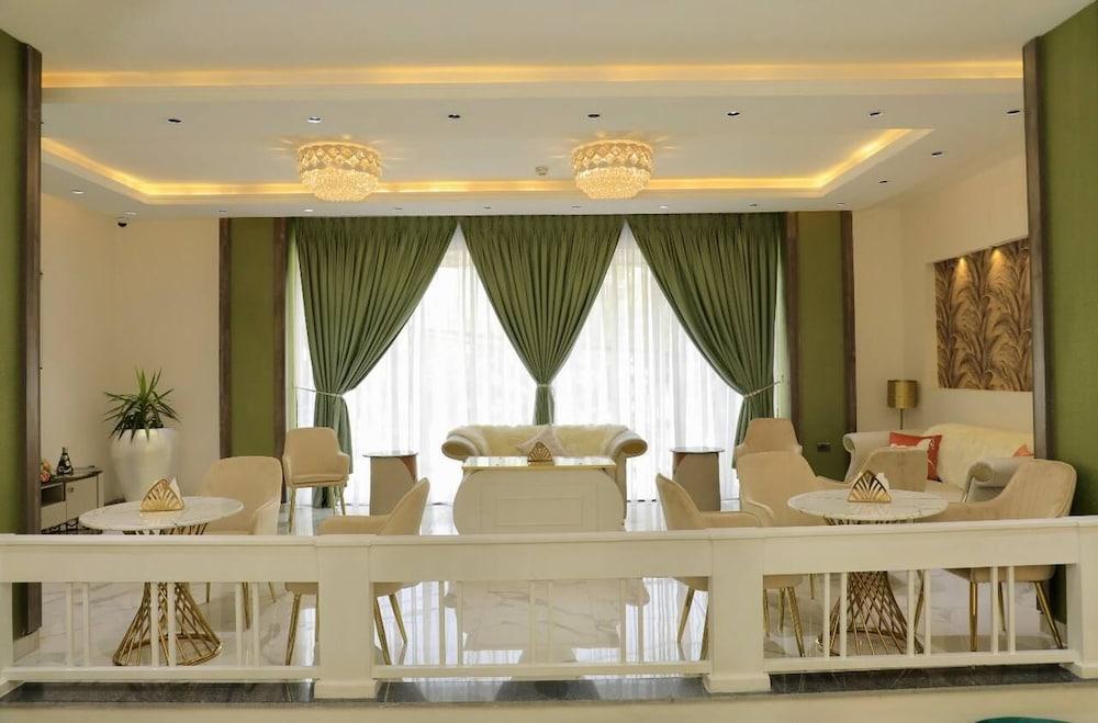 Base Ethiopia international hotel - Lobby Sitting Area