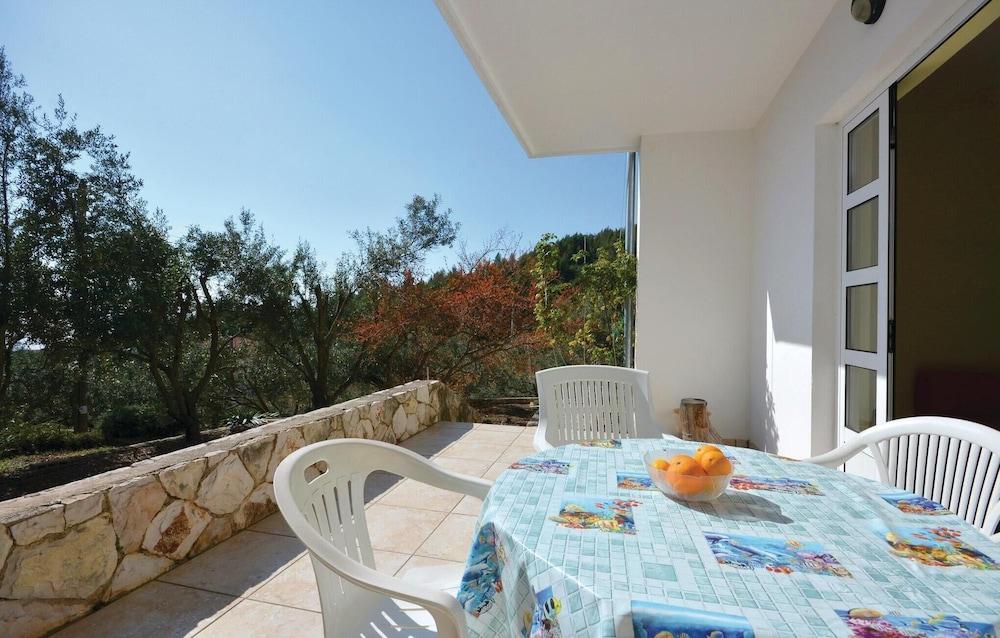 Beautiful Home in Ivan Dolac With Wifi and 1 Bedrooms - Exterior