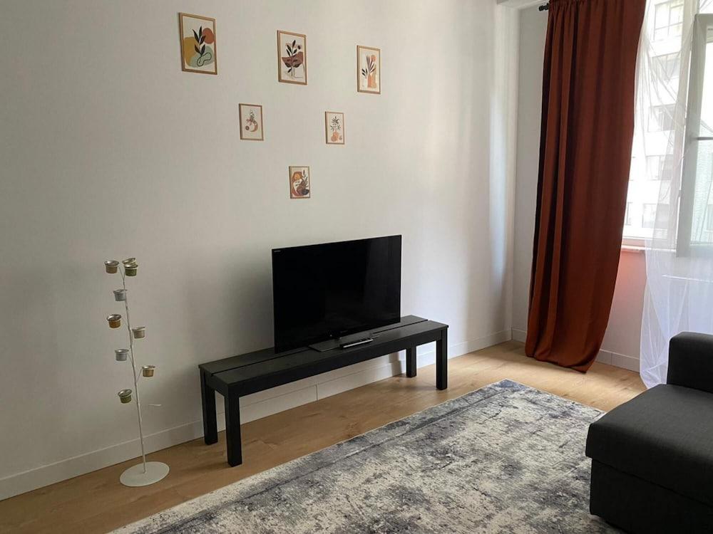 Comfy Flat With Central Location in Fikirtepe - Room