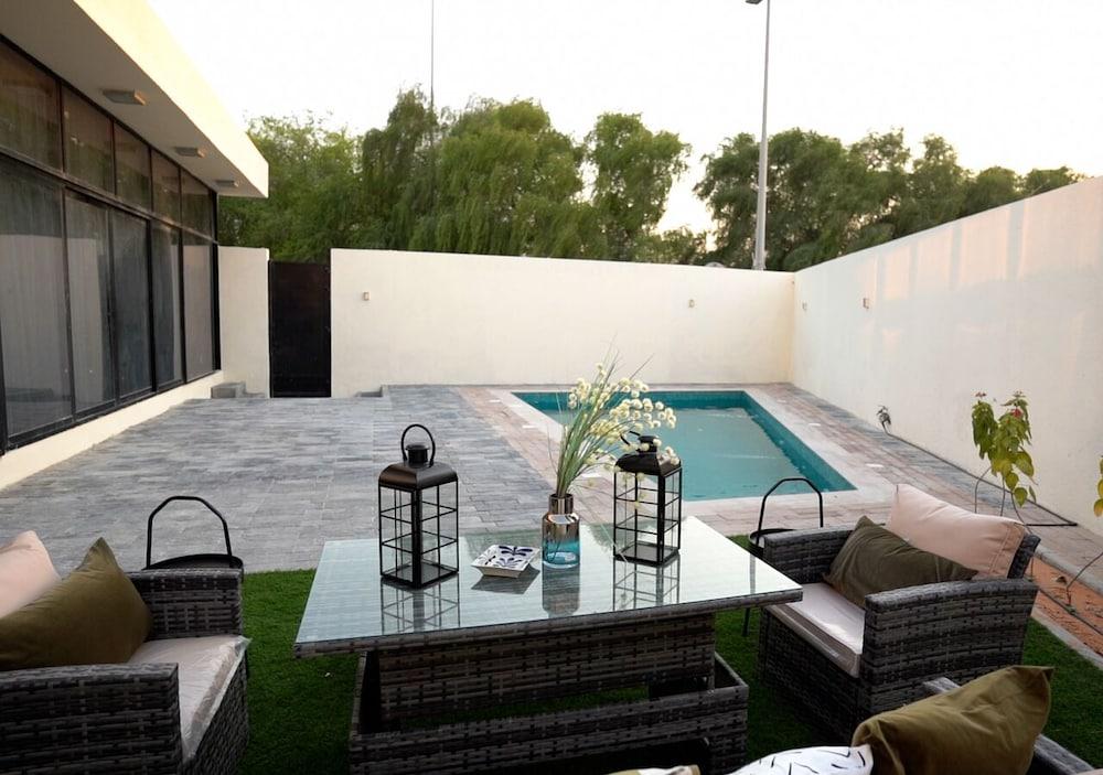 Newly Furnished 3 BR - Villa Blue in Abu Dhabi - Private Pool