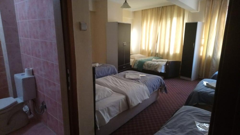 Istanbul Paris Hotel & Hostel - Room