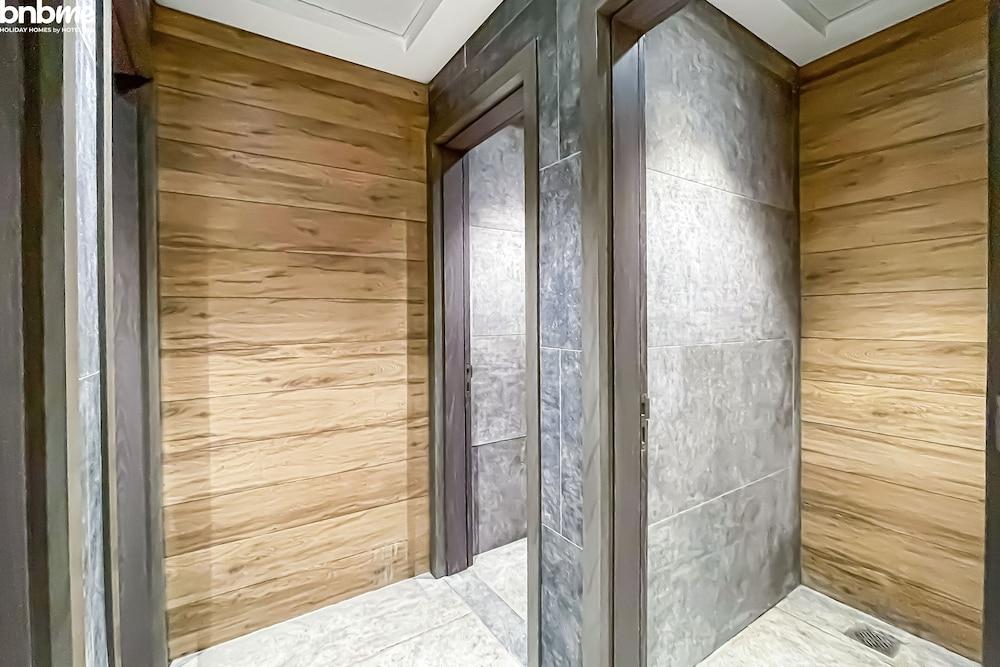 ST-AG Tower-2606 by bnbme homes - Sauna