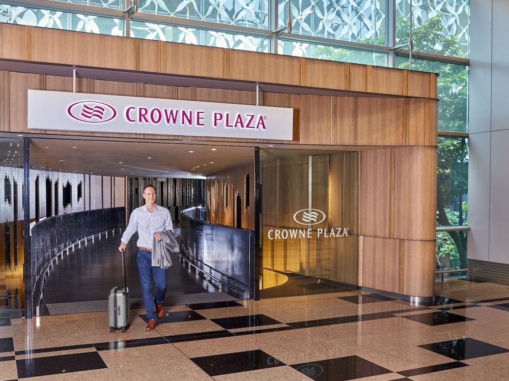 Crowne Plaza Changi Airport, an IHG Hotel - Exterior