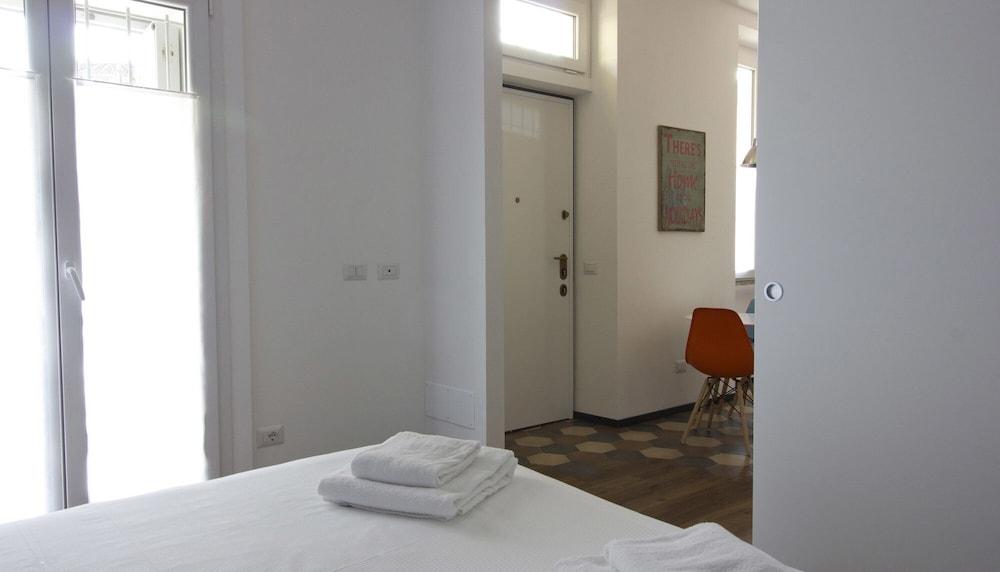 Ciaia 6 A - Apartment Milan - Room