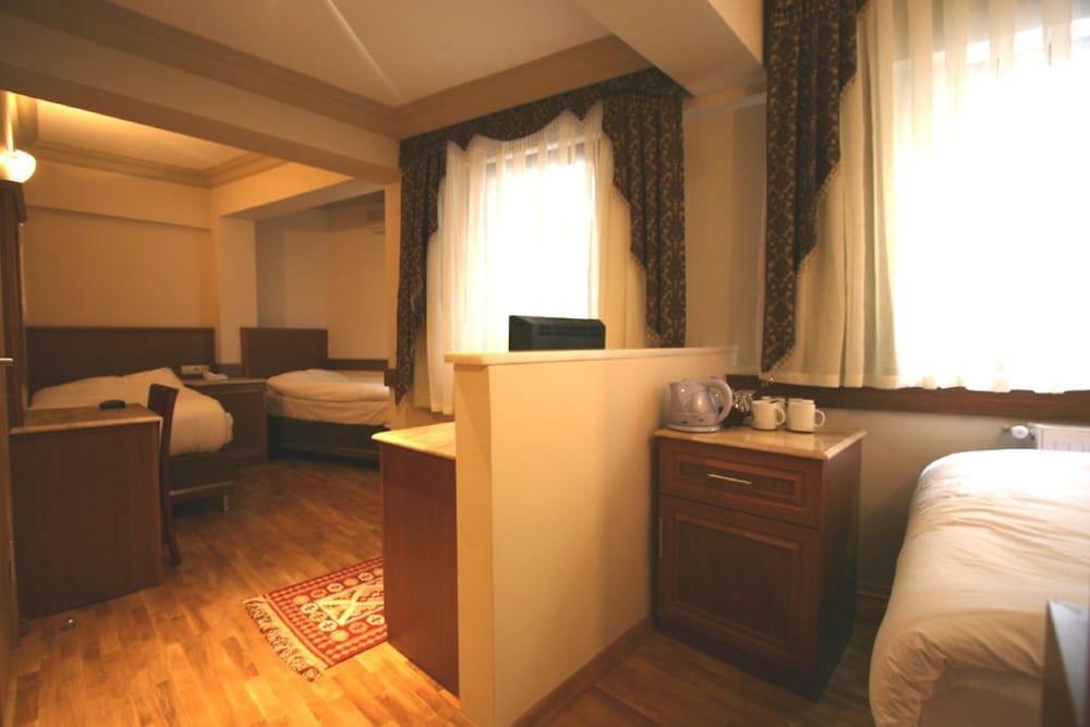Grand Peninsula Hotel - Room
