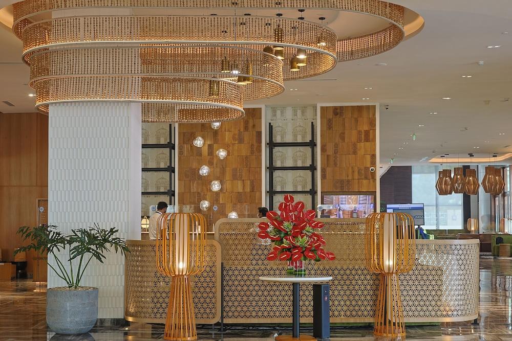 Novotel Hyderabad Airport Hotel - Lobby
