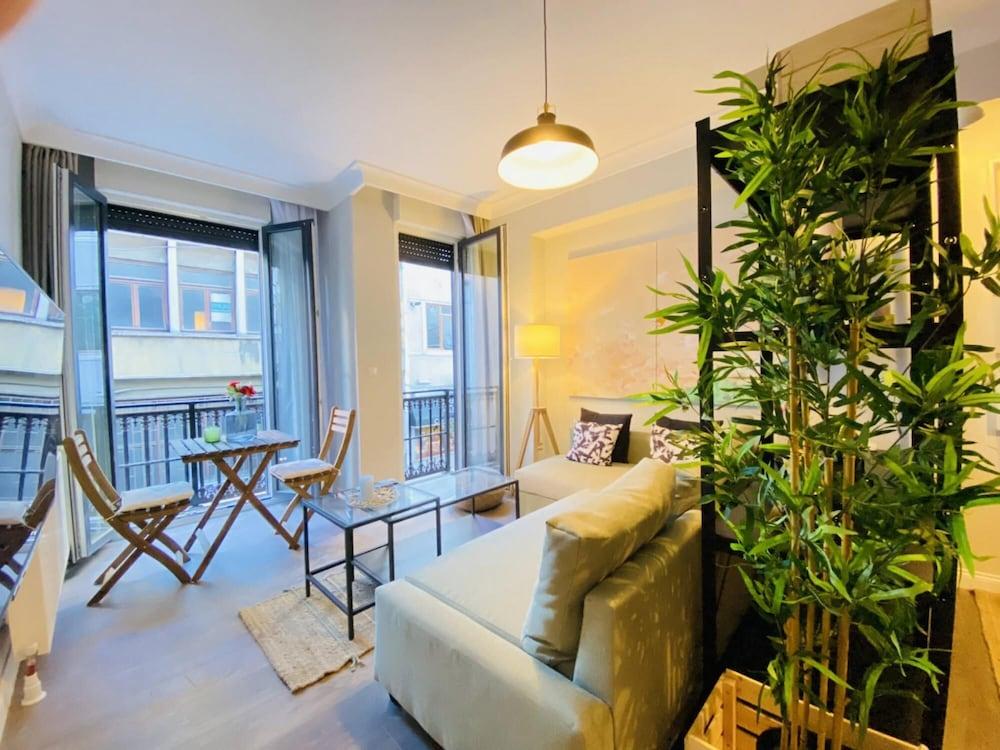 Missafir Central and Refreshing Flat in Beyoglu - Featured Image