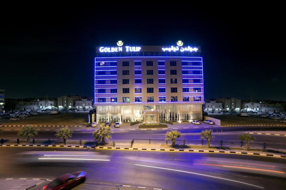 Golden Tulip Dammam Corniche Hotel - Exterior