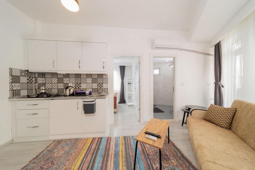 Modern and Cozy Apartment in Muratpasa Antalya - Room