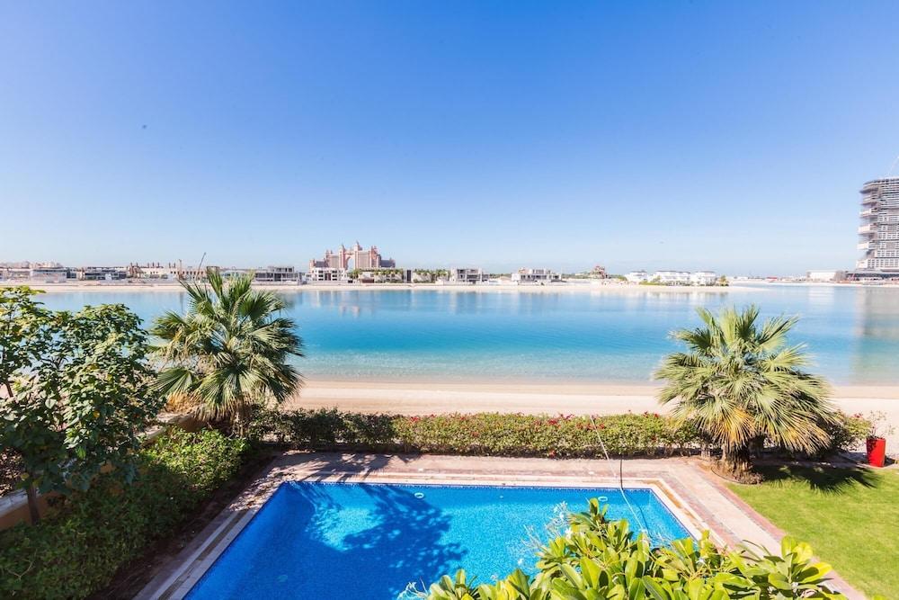 Prvt Pool Beach in Luxury Palm Jumeirah Villa - Room