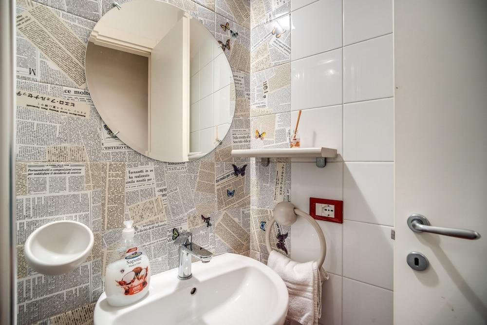 Apartments Rione Trastevere XIII - Bathroom