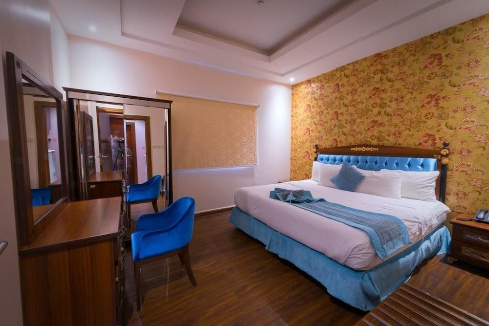 Aronani Hotel - Room