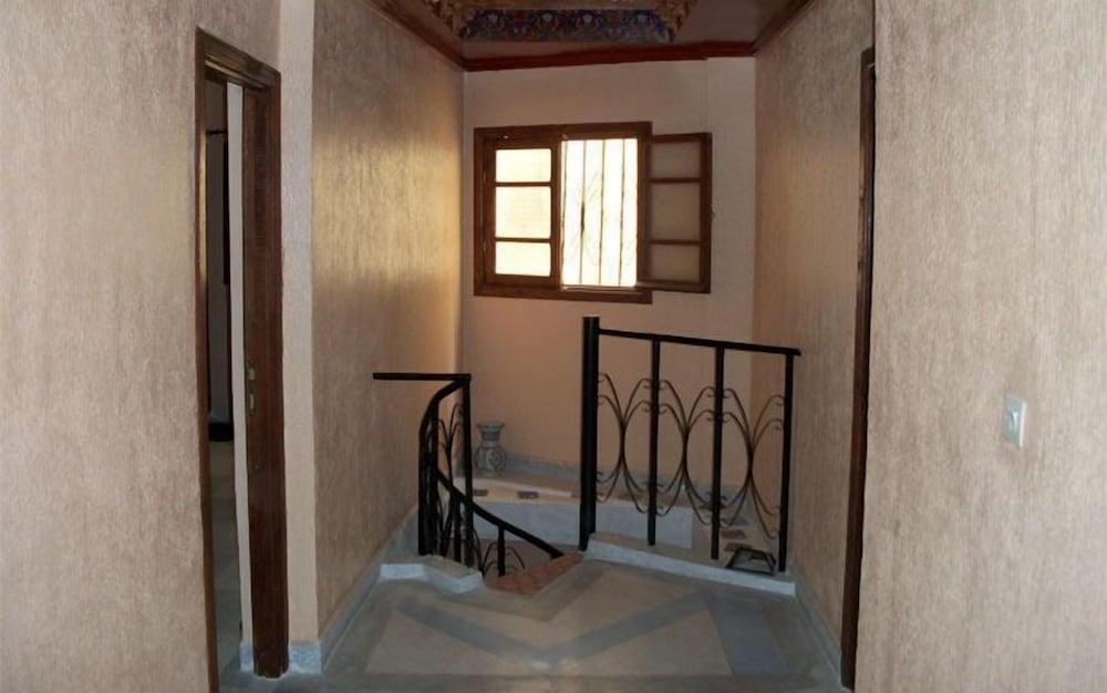 Bab Al Madina - Interior Detail