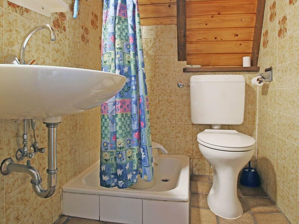 Magnific Holiday Home in Untervalme near Ski Area - Bathroom